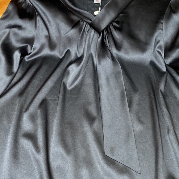 **NWT ** Silk Blouse With Tie-Neck 3/4 Sleeves - Picture 9 of 16